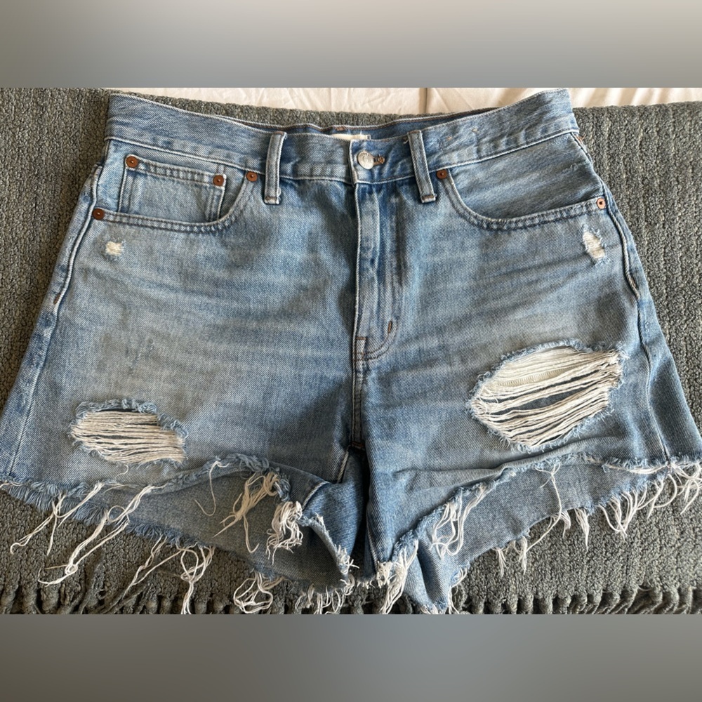 Madewell Relaxed Mid-Length Denim Shorts: Ripped Edition - Picture 2 of 8